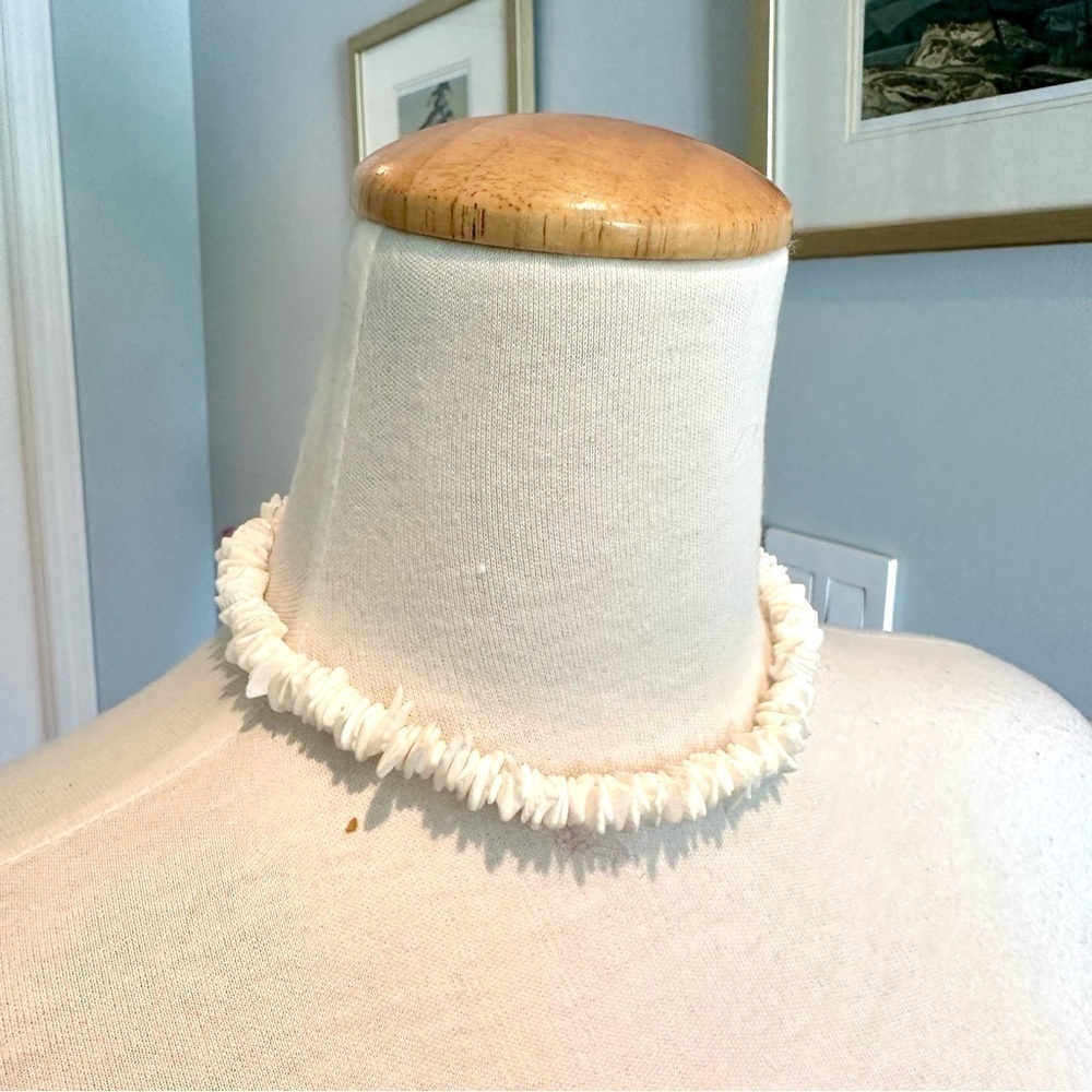 Puka Shells Necklace - Picture 5 of 9